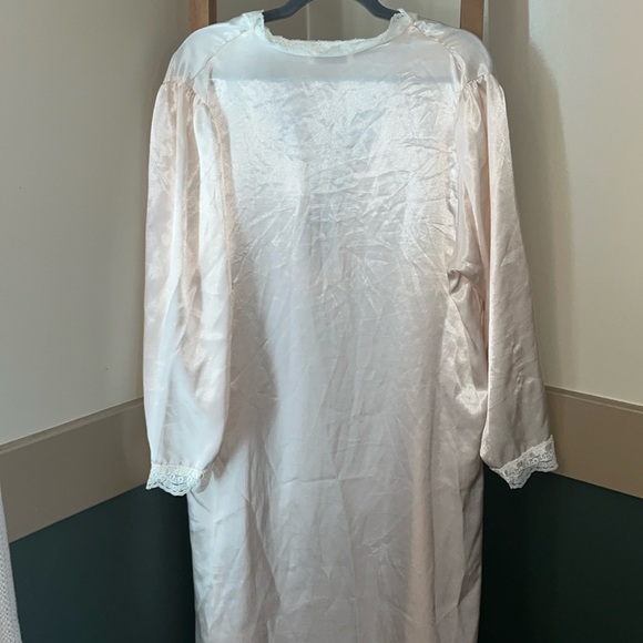 Dior Cream Rose Vintage Nightgown with Elegant Detailing - Picture 6 of 7